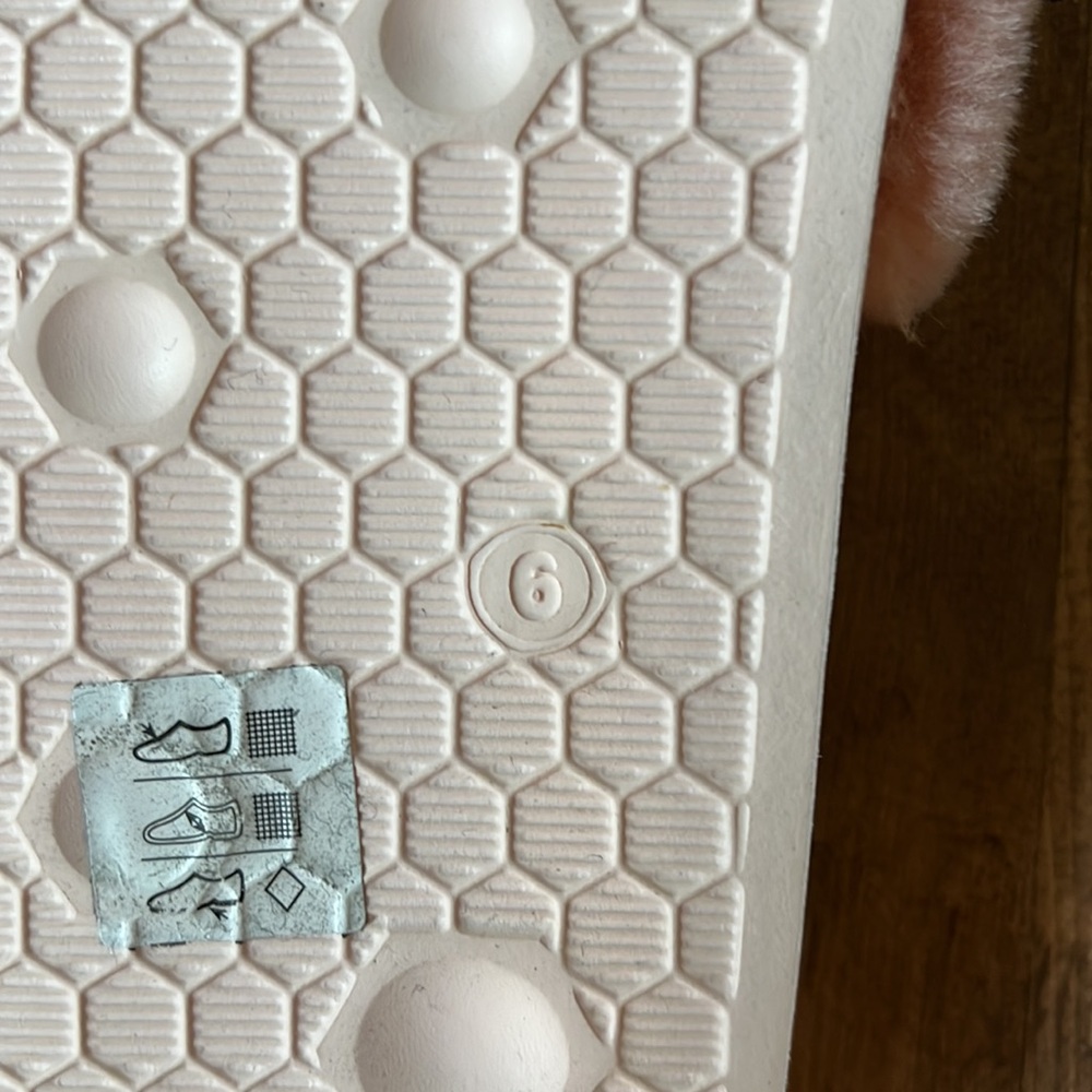 Fenty By Puma Pink Fuzzy Slides - Size 8.5 - image 3